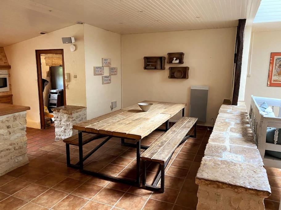 Uniquely Private Holiday Villa In The Charente Puyreaux Bagian luar foto